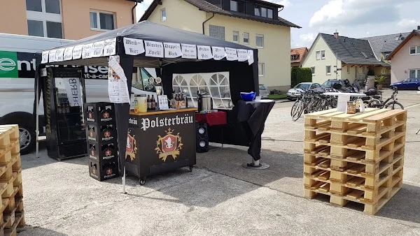 Polsterbräu Verkaufsstand mit Pavillon und Paletten